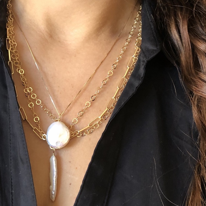 Vilda halskæde med lang barok perle og 18 guld forgyldt sølv 50 cm