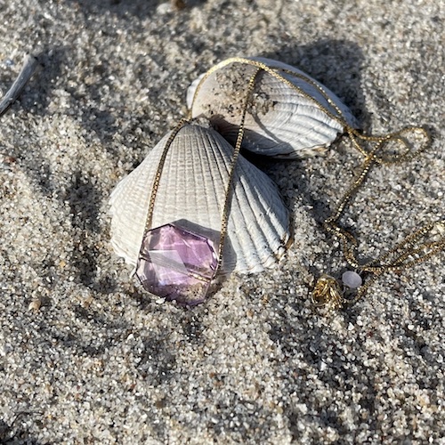 Violetta halskæde i 18 karat forgyldt sølv og ametist sten 42 cm