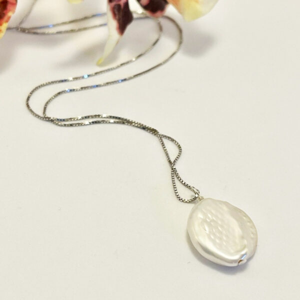 Thin Coin Pearl halskæde i rhodineret sterling sølv tynd venezia kæde og flad barok ferskvands perle 45 cm