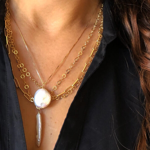 Thin Coin Pearl halskæde i 18 karat guld forgyld tynd venezia kæde og flad barok ferskvandsperle 45 cm